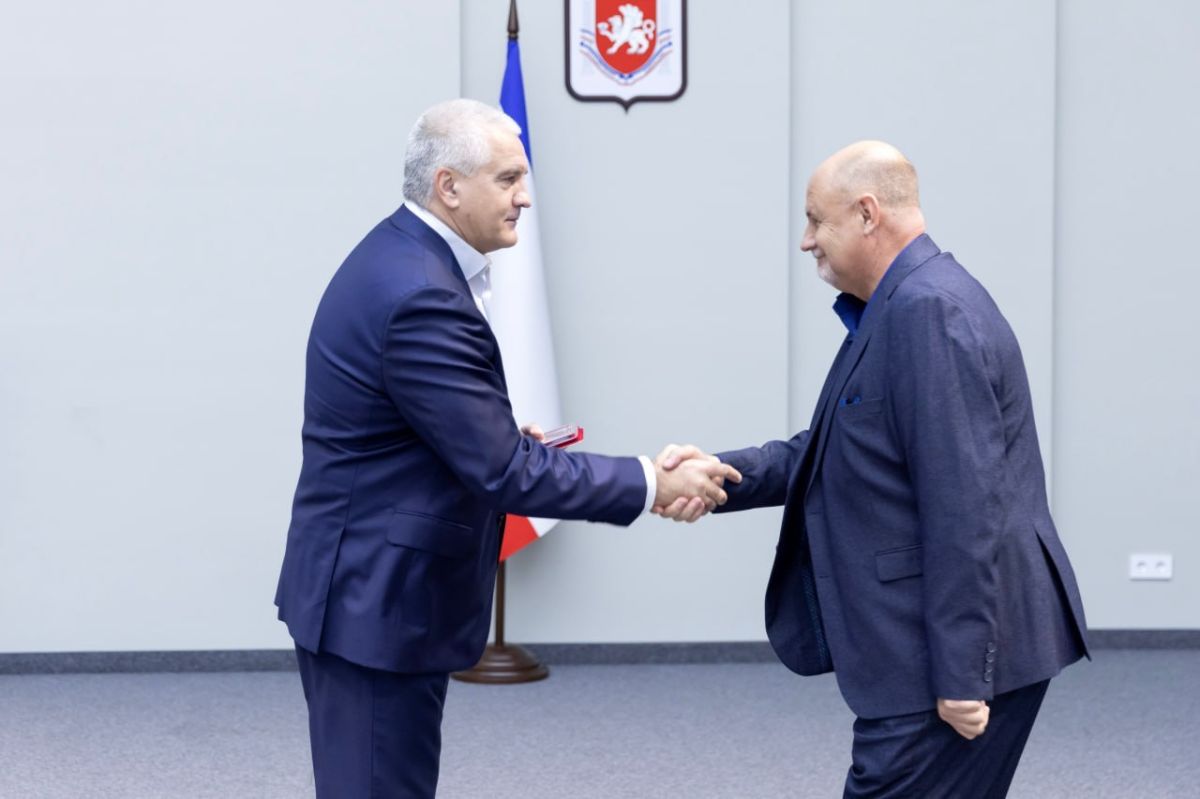 Крымских аграриев наградили в преддверии профессионального праздника Крымских аграриев наградили в преддверии профессионального праздника