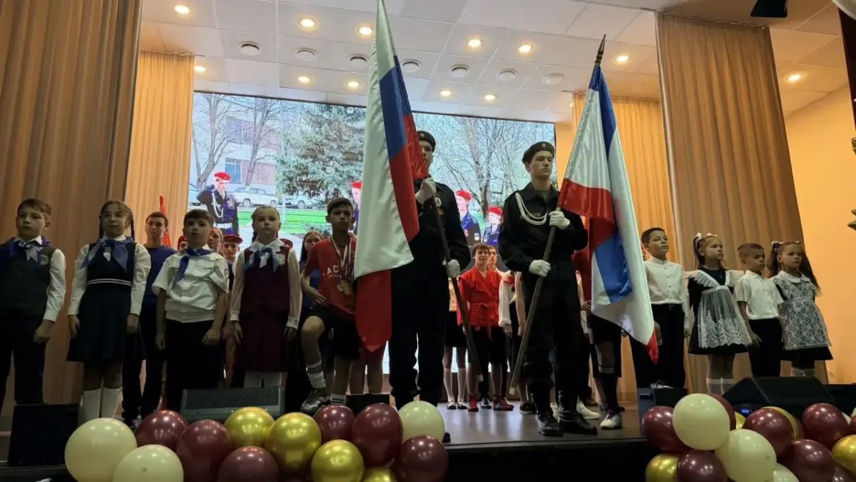 Зеленогорской средней школе Белогорского района – 70 лет! Зеленогорской средней школе Белогорского района – 70 лет!