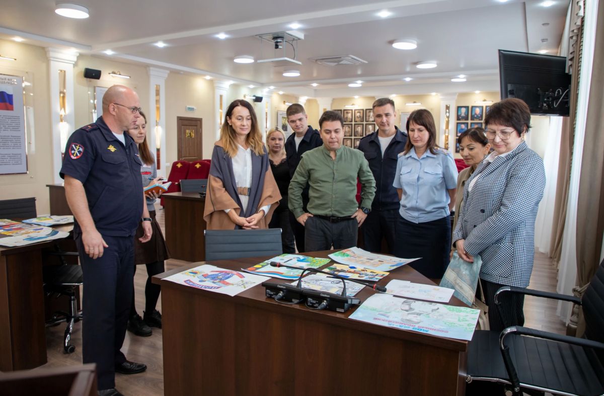 В Севастополе определили победителей регионального этапа Всероссийского конкурса «Мои родители работают в полиции» В Севастополе определили победителей регионального этапа Всероссийского конкурса «Мои родители работают в полиции»