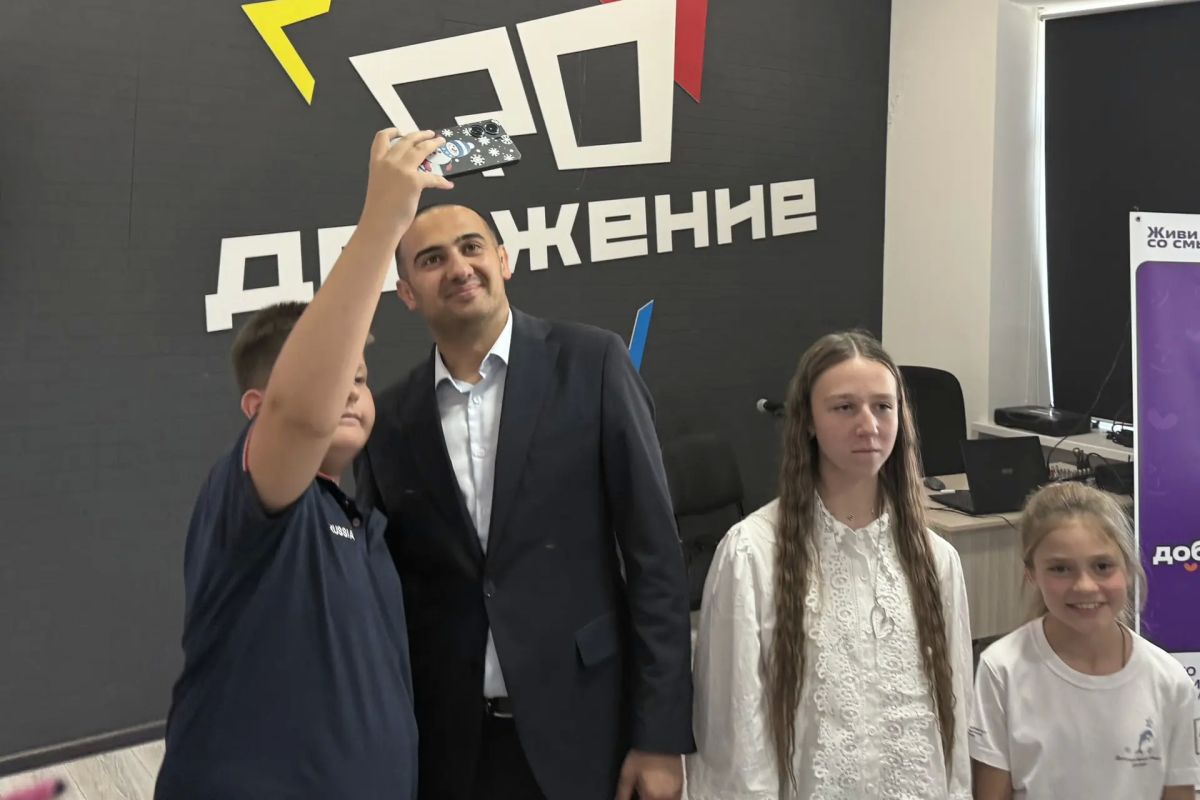 Виталий Оганесян: Сегодня пообщался с ребятами из евпаторийских молодёжных общественных организаций, волонтёрами, школьниками и студентами Виталий Оганесян: Сегодня пообщался с ребятами из евпаторийских молодёжных общественных организаций, волонтёрами, школьниками и студентами