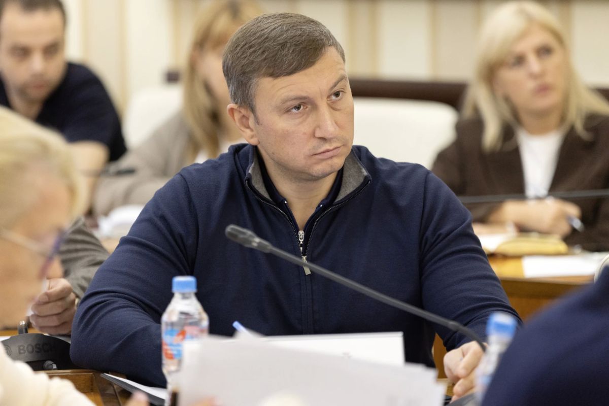 Сергей Аксёнов: Как уже говорил неоднократно, органы власти всех уровней, прежде всего, администрации муниципалитетов, должны повысить качество и эффективность обратной связи с населением Сергей Аксёнов: Как уже говорил неоднократно, органы власти всех уровней, прежде всего, администрации муниципалитетов, должны повысить качество и эффективность обратной связи с населением
