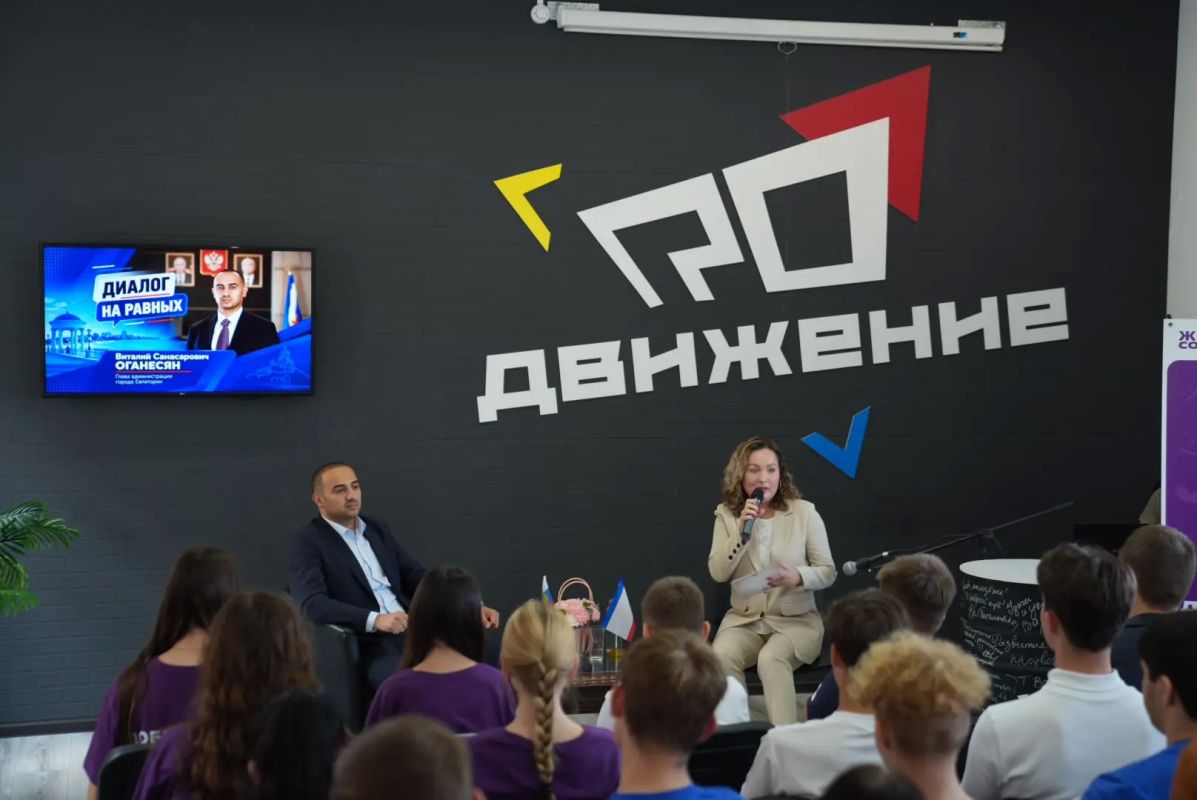 Виталий Оганесян: Сегодня пообщался с ребятами из евпаторийских молодёжных общественных организаций, волонтёрами, школьниками и студентами