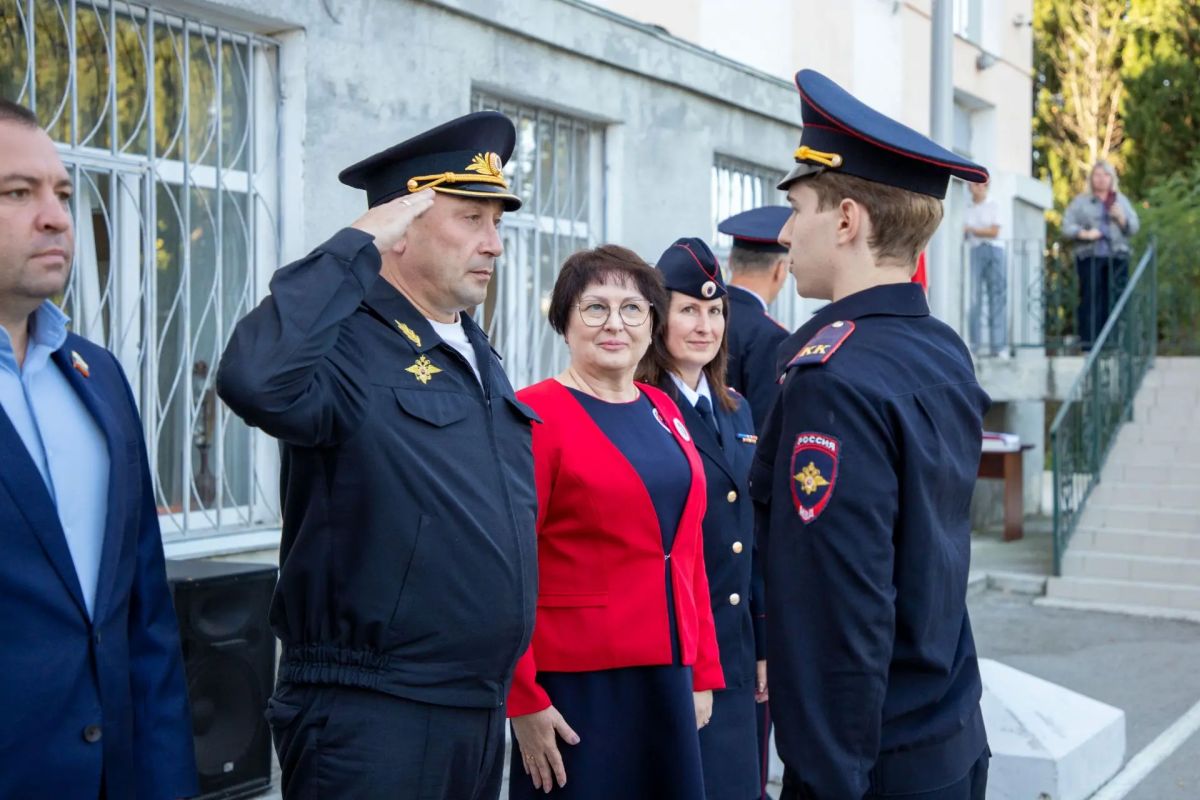 Начальник УМВД России по г.Севастополю генерал-майор полиции Сергей Сигунов принял участие в церемонии приведения к Обещанию и Клятве кадет органов внутренних дел Начальник УМВД России по г.Севастополю генерал-майор полиции Сергей Сигунов принял участие в церемонии приведения к Обещанию и Клятве кадет органов внутренних дел
