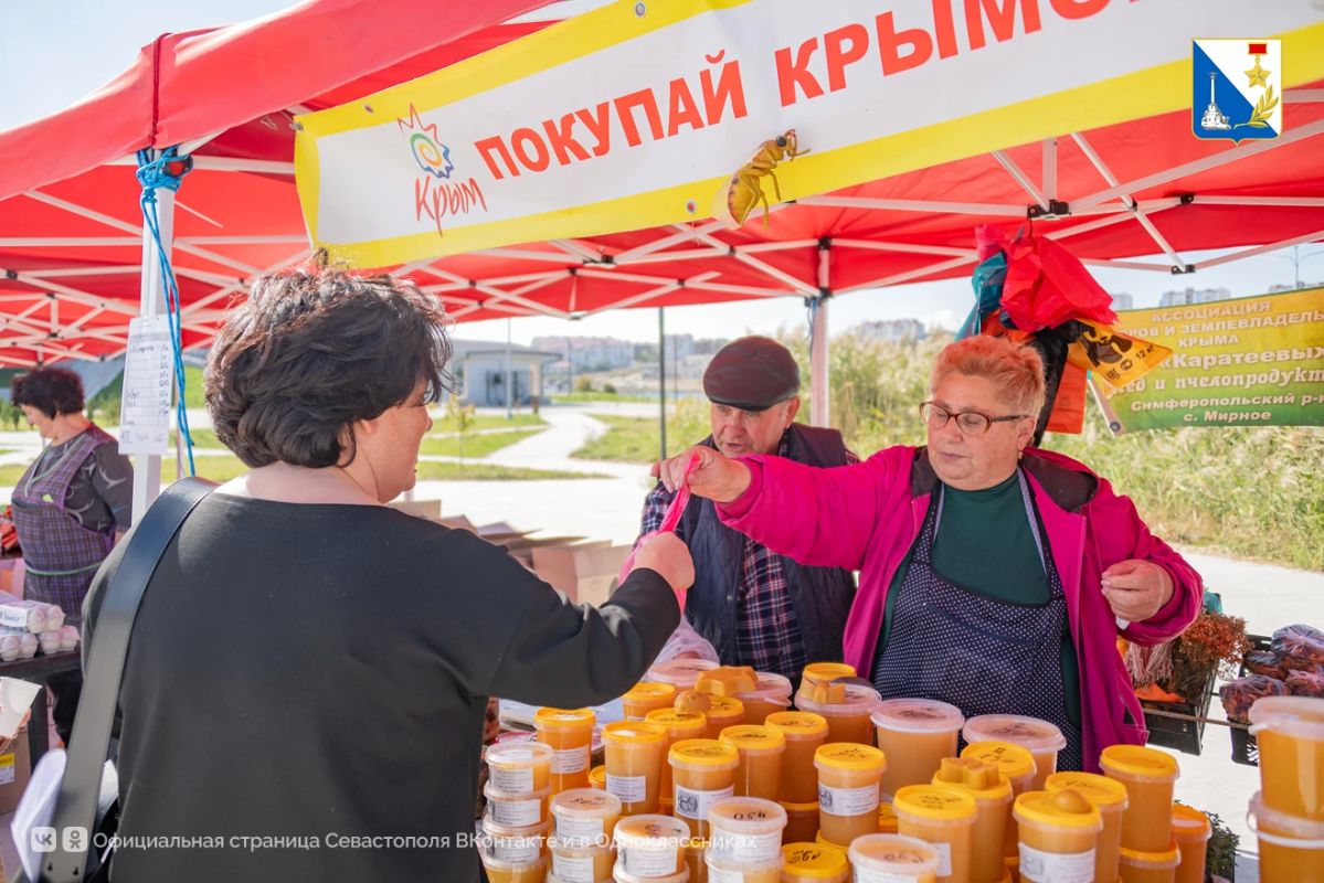 24 производителя приехали на ярмарку «Севастопольская» в бухте Казачьей 24 производителя приехали на ярмарку «Севастопольская» в бухте Казачьей
