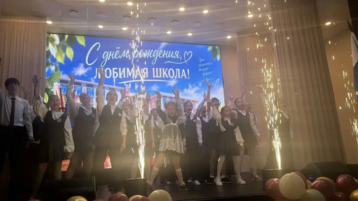 Зеленогорской средней школе Белогорского района – 70 лет! Зеленогорской средней школе Белогорского района – 70 лет!