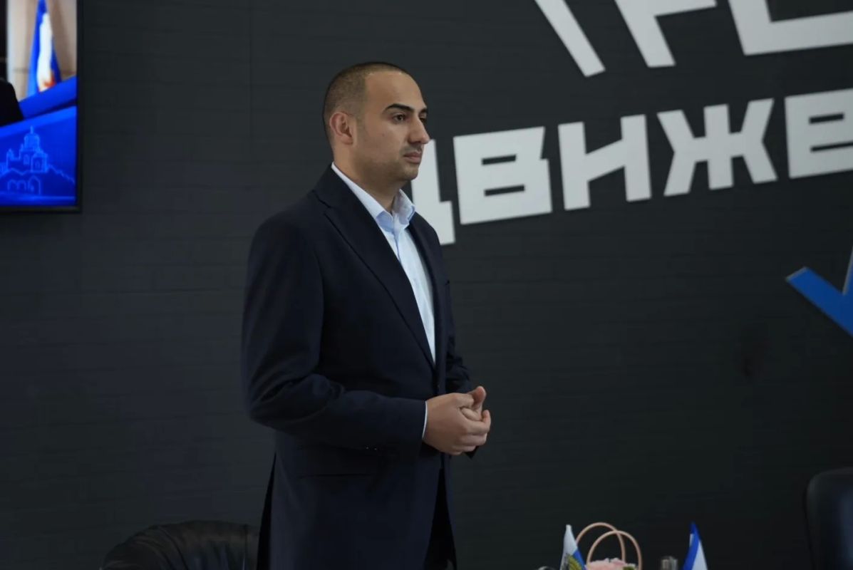 Виталий Оганесян: Сегодня пообщался с ребятами из евпаторийских молодёжных общественных организаций, волонтёрами, школьниками и студентами Виталий Оганесян: Сегодня пообщался с ребятами из евпаторийских молодёжных общественных организаций, волонтёрами, школьниками и студентами