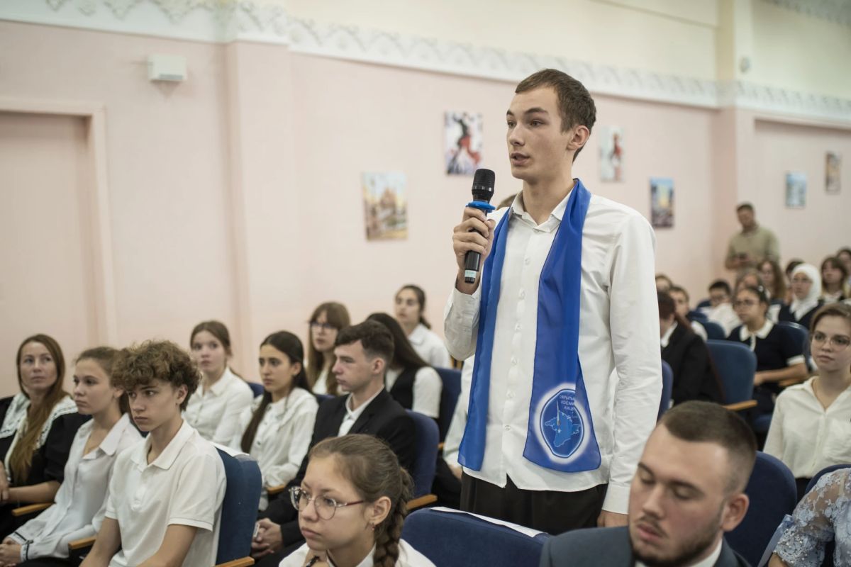 В Симферополе стартовал проект «С чего начинается Родина» В Симферополе стартовал проект «С чего начинается Родина»
