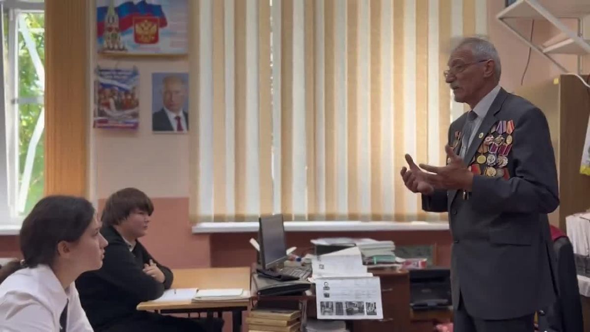 Полиция Керчи продолжает проводить профилактические беседы с подрастающим поколением