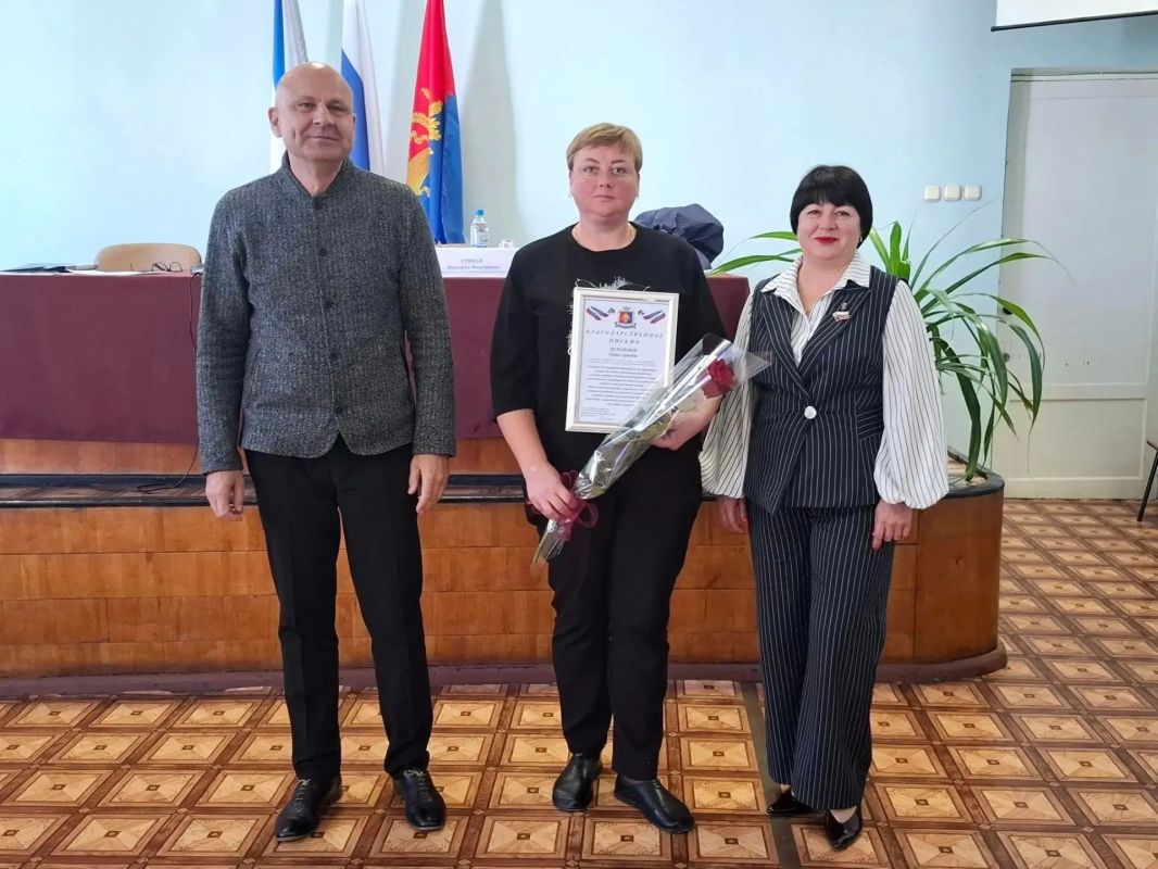Сегодня глава администрации Советского района Александр Харламов провел аппаратное совещание по социально значимым вопросам района с руководителями структурных подразделений администрации, организаций и служб Советского... Сегодня глава администрации Советского района Александр Харламов провел аппаратное совещание по социально значимым вопросам района с руководителями структурных подразделений администрации, организаций и служб Советского...