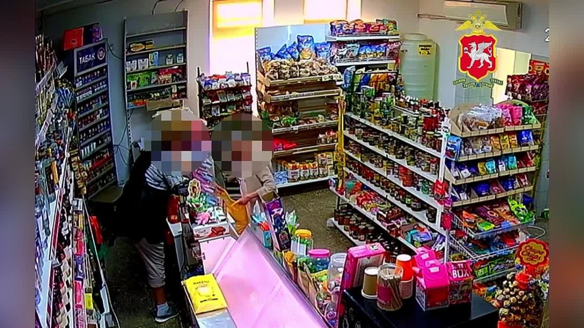 В Феодосии продавщица обвиняется в шести эпизодах кражи денег с банковского счёта пенсионерки