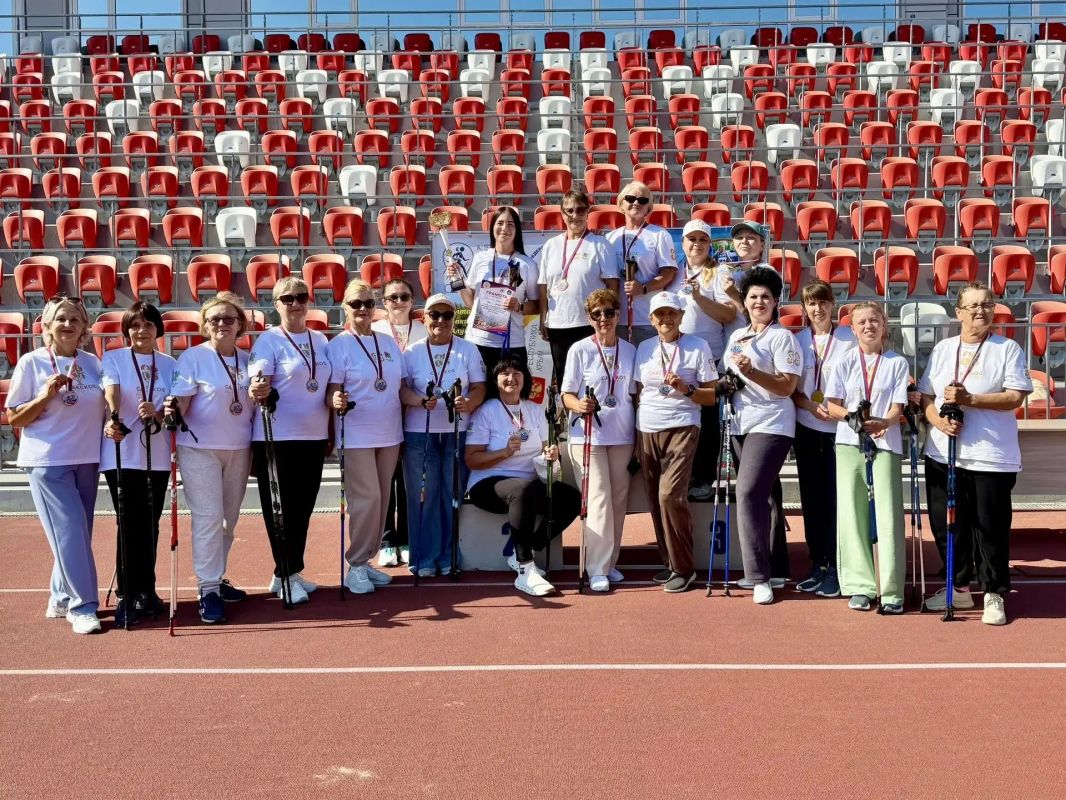 Северная ходьба: город Саки покоряет Ялту! Северная ходьба: город Саки покоряет Ялту!
