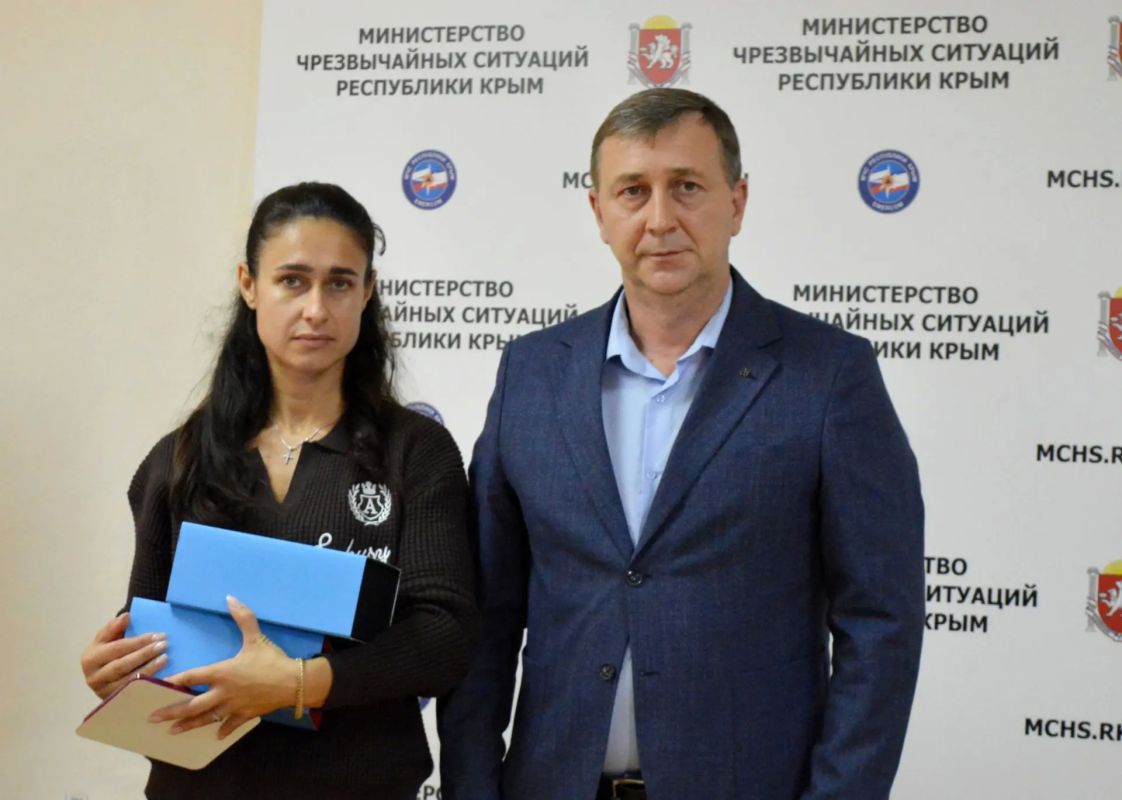 Пример истинной доблести. В рамках награждения, состоявшегося сегодня в МЧС Республики Крым, указом Главы Республики Крым за мужество и самоотверженность, проявленные при спасении человека, Грибахо Денис Владимирович... Пример истинной доблести. В рамках награждения, состоявшегося сегодня в МЧС Республики Крым, указом Главы Республики Крым за мужество и самоотверженность, проявленные при спасении человека, Грибахо Денис Владимирович...