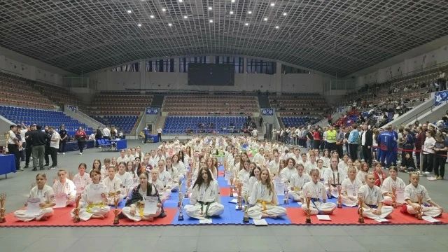 Крымские спортсмены завоевали 7 медалей на первенстве России по киокусинкай Крымские спортсмены завоевали 7 медалей на первенстве России по киокусинкай