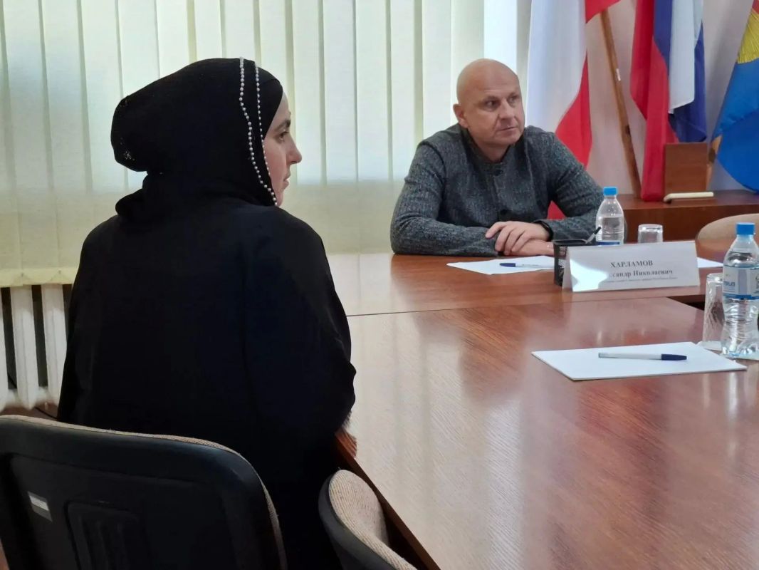 Глава администрации Советского района Александр Харламов провёл еженедельный приём граждан Глава администрации Советского района Александр Харламов провёл еженедельный приём граждан