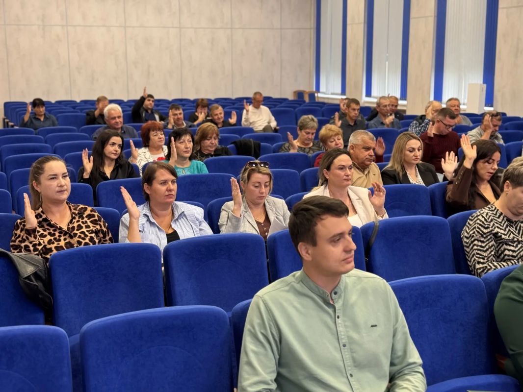 Приняла участие в 41-й внеочередной сессии Джанкойского районного совета третьего созыва Приняла участие в 41-й внеочередной сессии Джанкойского районного совета третьего созыва