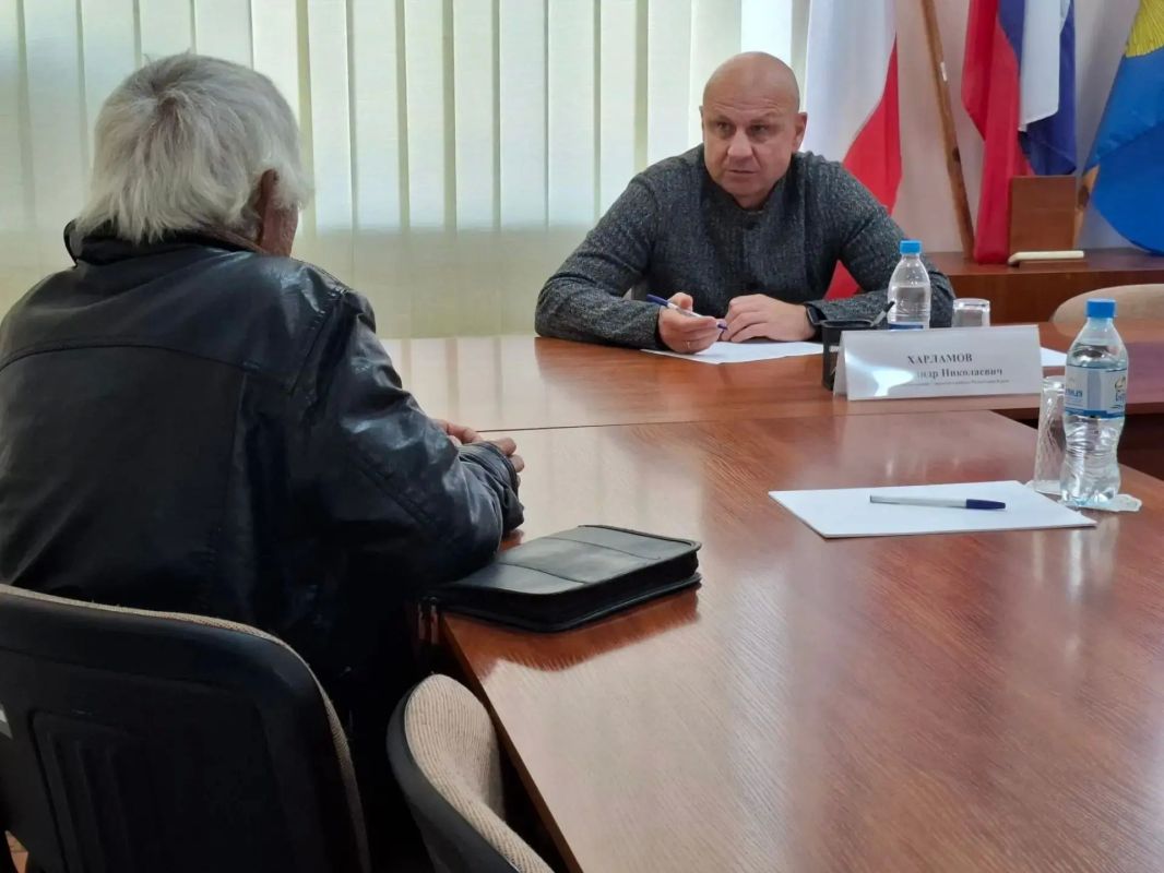 Глава администрации Советского района Александр Харламов провёл еженедельный приём граждан