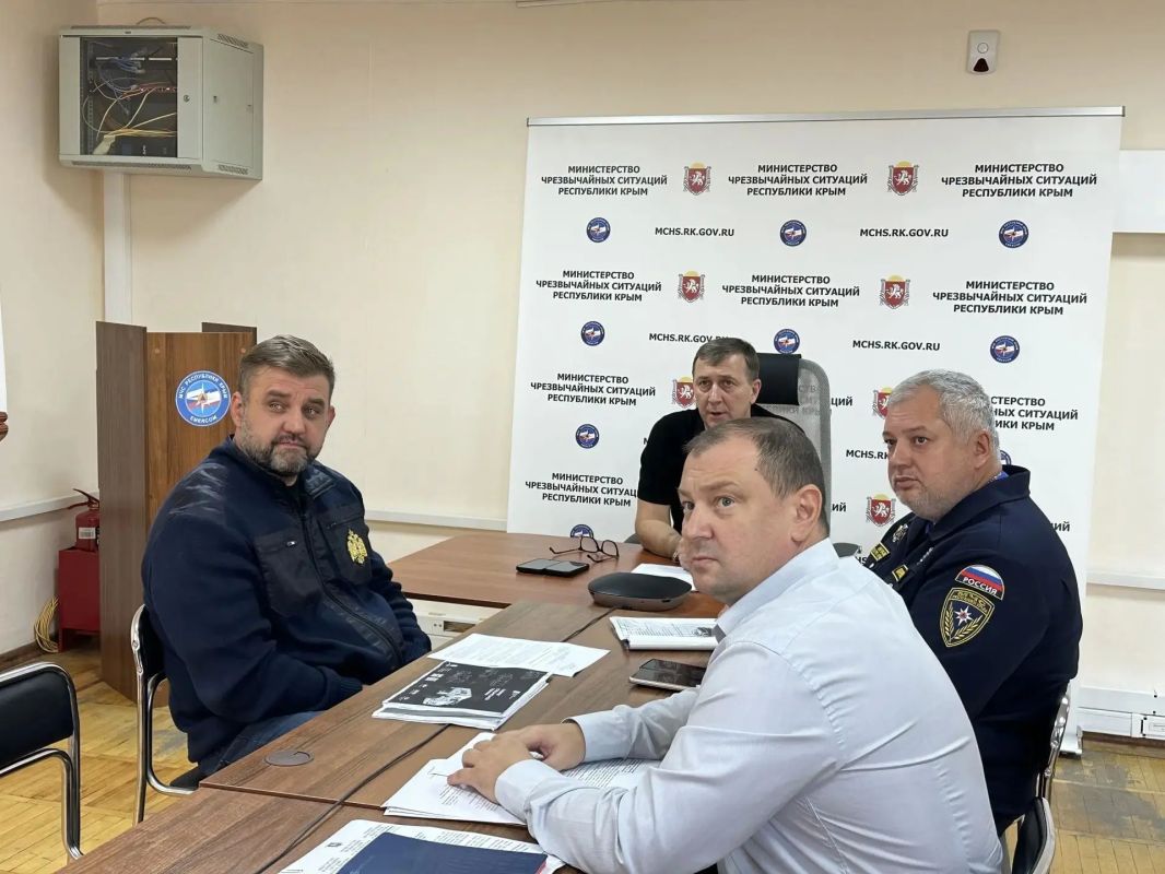 Состоялось селекторное совещание с одним из заводов, производящих специализированную технику и оборудование, предназначенные для тушения пожаров, проведения аварийно-спасательных и поисково-спасательных работ Состоялось селекторное совещание с одним из заводов, производящих специализированную технику и оборудование, предназначенные для тушения пожаров, проведения аварийно-спасательных и поисково-спасательных работ