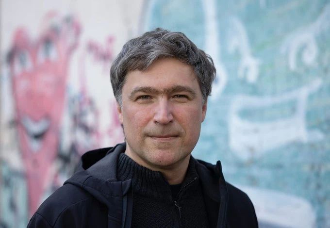 Алексей Стефанов: Как забавно все возвращается бумерангом: бежавшего из России в Ригу оппозиционного журналиста Леонида Рагозина Латвия использовала и выгоняет пинком под зад