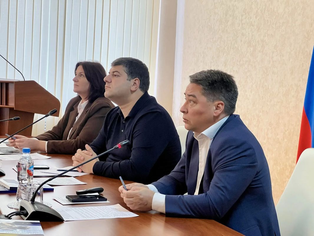 В Совете министров Республики Крым состоялось рабочее совещание заместителя Председателя Совета министров Республики Крым Анушавана Агаджаняна с представителями Самарской области В Совете министров Республики Крым состоялось рабочее совещание заместителя Председателя Совета министров Республики Крым Анушавана Агаджаняна с представителями Самарской области