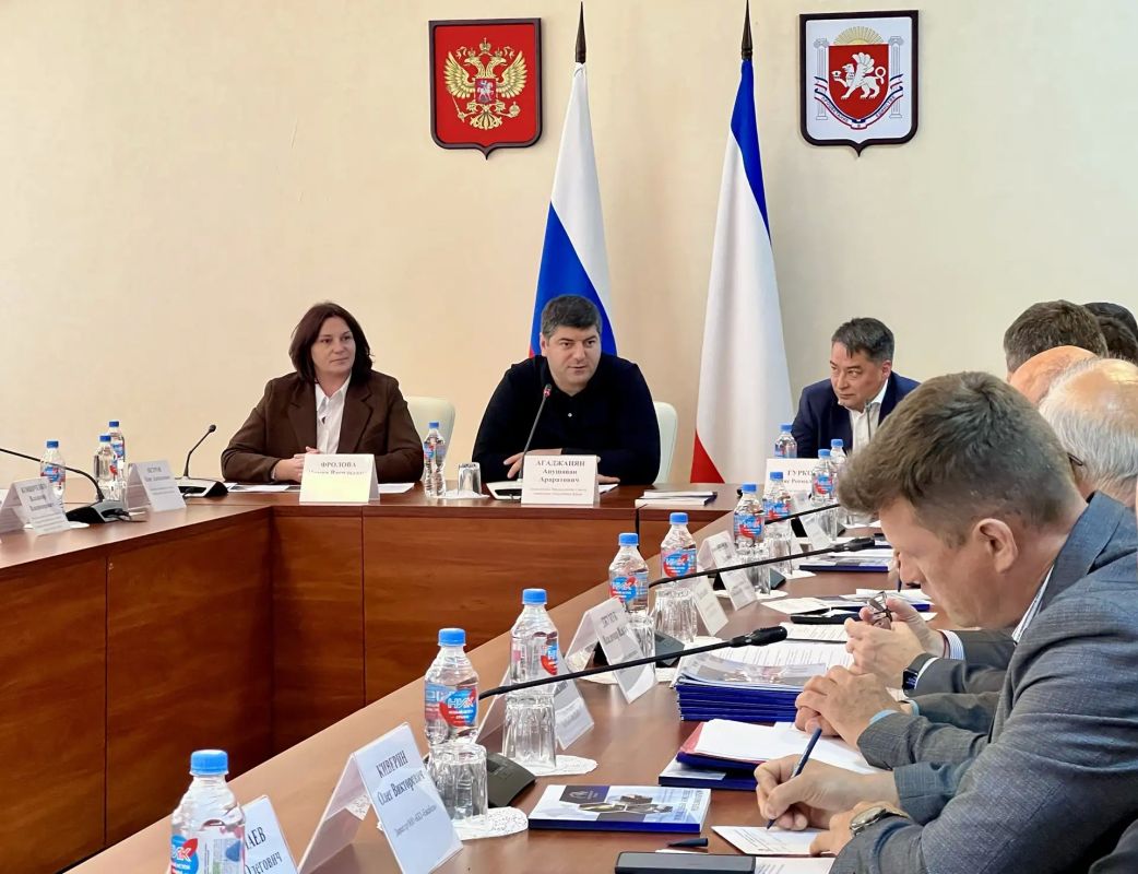 В Совете министров Республики Крым состоялось рабочее совещание заместителя Председателя Совета министров Республики Крым Анушавана Агаджаняна с представителями Самарской области