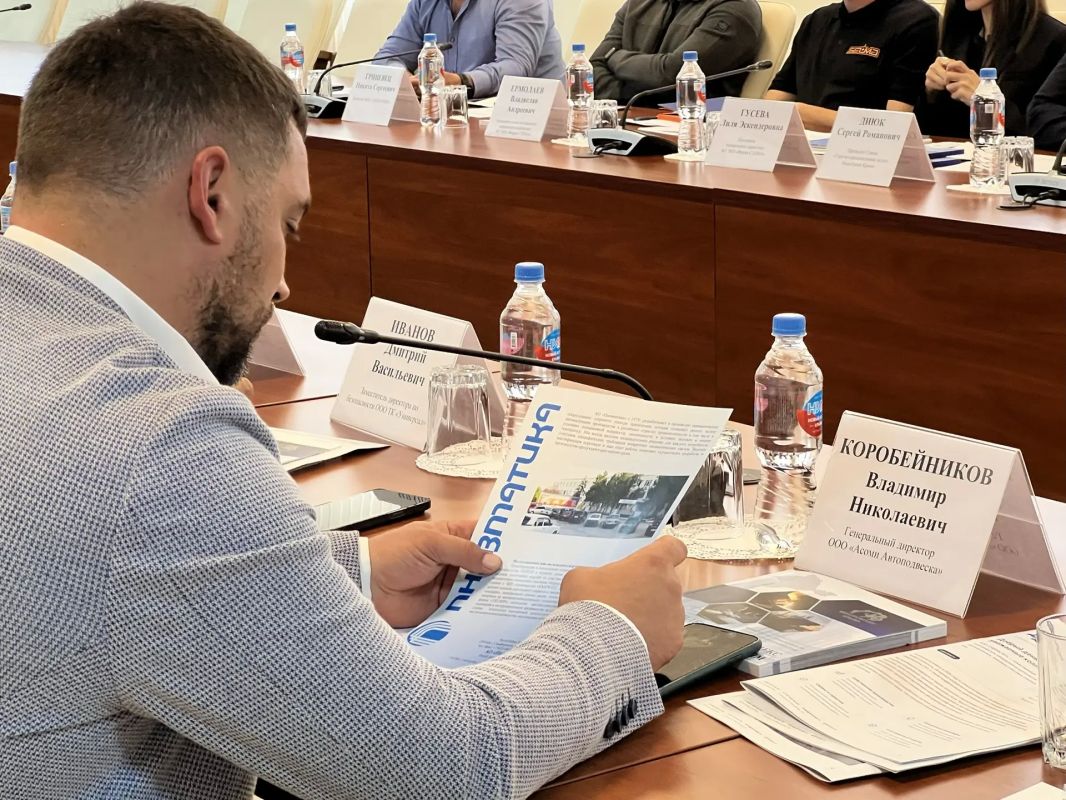 В Совете министров Республики Крым состоялось рабочее совещание заместителя Председателя Совета министров Республики Крым Анушавана Агаджаняна с представителями Самарской области В Совете министров Республики Крым состоялось рабочее совещание заместителя Председателя Совета министров Республики Крым Анушавана Агаджаняна с представителями Самарской области