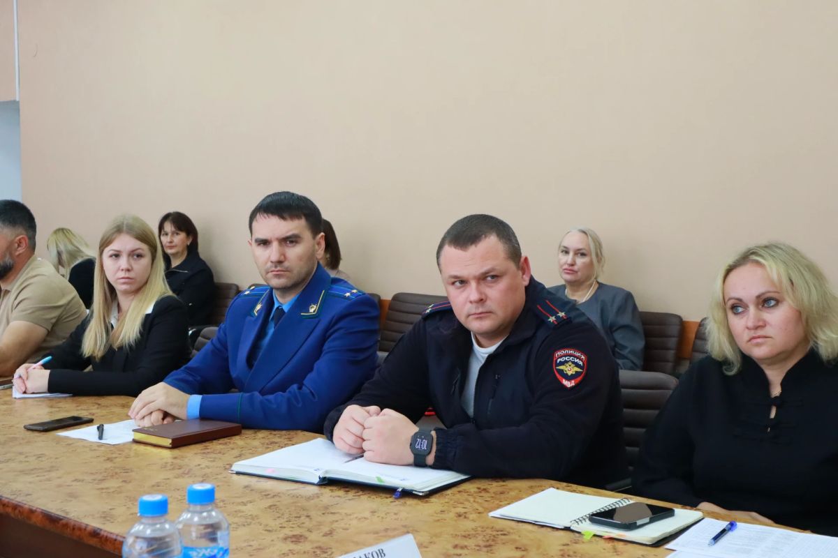 В рамках исполнения поручений Главы Республики Крым Сергея Валерьевича Аксёнова продолжаем работу по вопросам управления и содержания многоквартирных домов (МКД) Белогорского района В рамках исполнения поручений Главы Республики Крым Сергея Валерьевича Аксёнова продолжаем работу по вопросам управления и содержания многоквартирных домов (МКД) Белогорского района