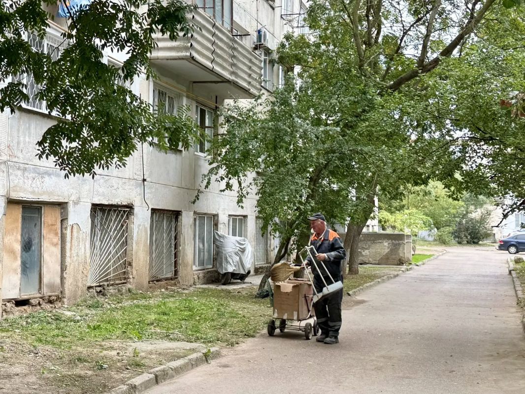 Виталий Оганесян: Сегодня встретился с жильцами дома по проспекту Победы, 93 и общежития по улице Крупской, 44, которые обратились по проблемным вопросам Виталий Оганесян: Сегодня встретился с жильцами дома по проспекту Победы, 93 и общежития по улице Крупской, 44, которые обратились по проблемным вопросам