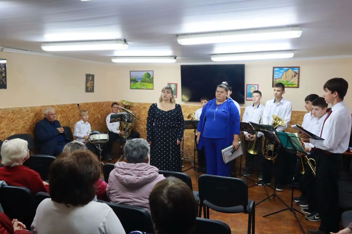 Уже по доброй и тёплой традиции 15 октября встречаюсь с членами Белогорской местной организации Всероссийского общества слепых Уже по доброй и тёплой традиции 15 октября встречаюсь с членами Белогорской местной организации Всероссийского общества слепых