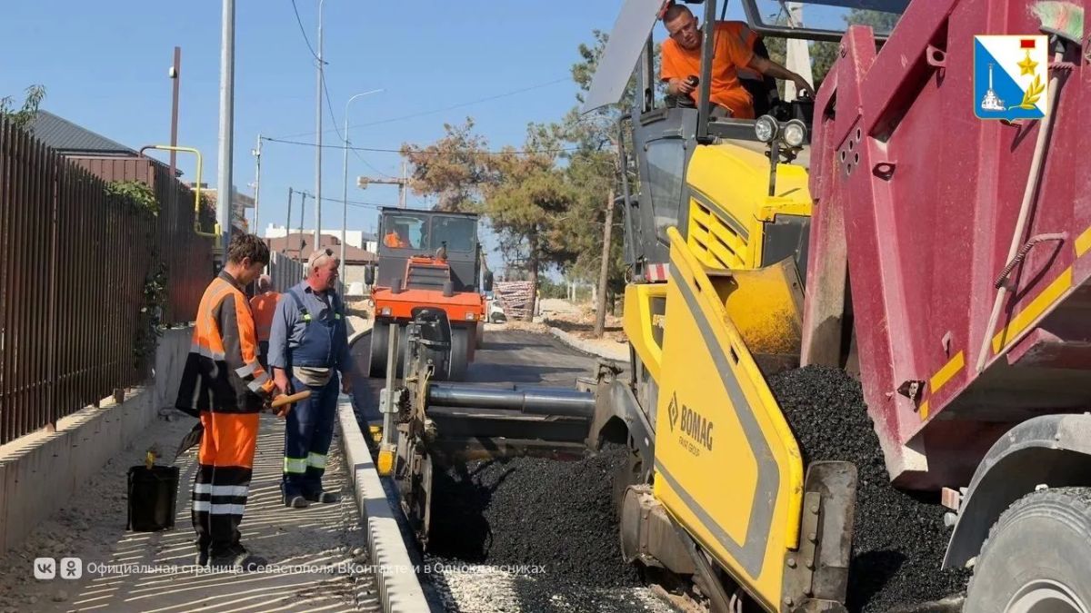 В Дергачах строят новую дорогу В Дергачах строят новую дорогу