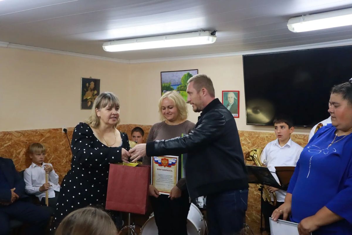 Уже по доброй и тёплой традиции 15 октября встречаюсь с членами Белогорской местной организации Всероссийского общества слепых Уже по доброй и тёплой традиции 15 октября встречаюсь с членами Белогорской местной организации Всероссийского общества слепых