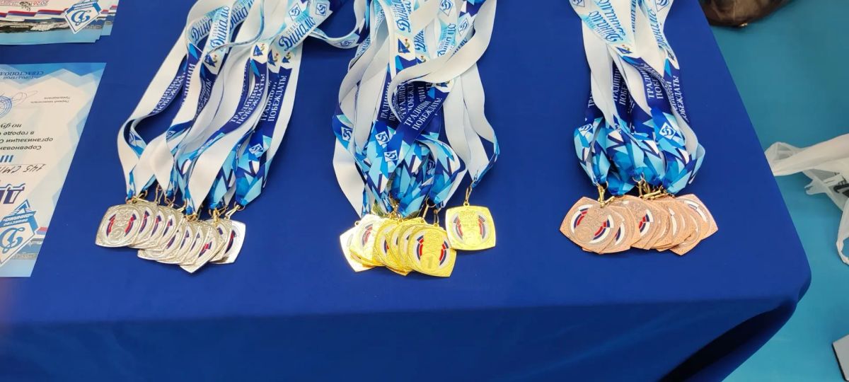 В Севастополе полицейские стали серебряными призерами турнира по мини-футболу среди сотрудников силовых ведомств В Севастополе полицейские стали серебряными призерами турнира по мини-футболу среди сотрудников силовых ведомств