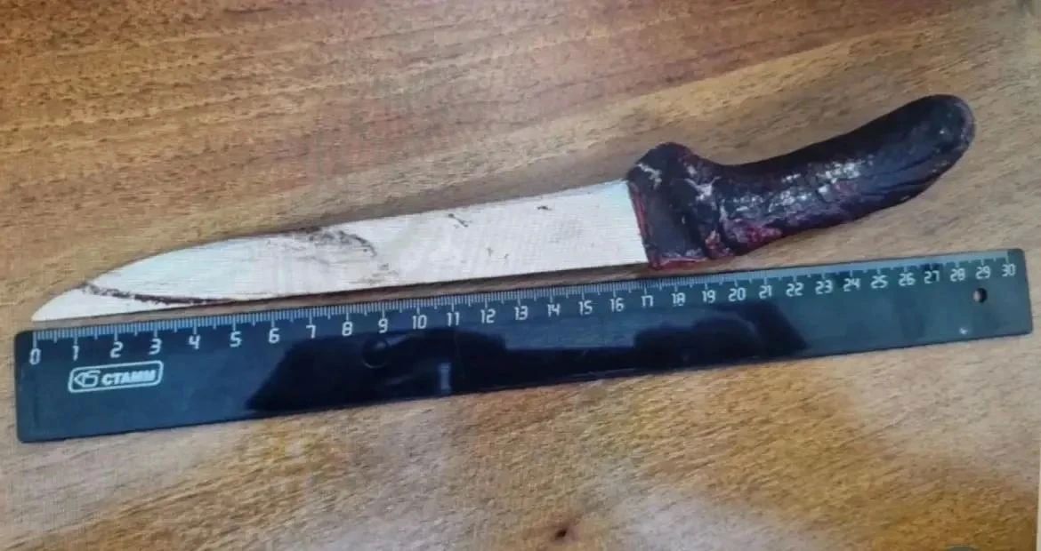 В Красноперекопске мужчина ударил приятеля ножом в шею из-за неприязни