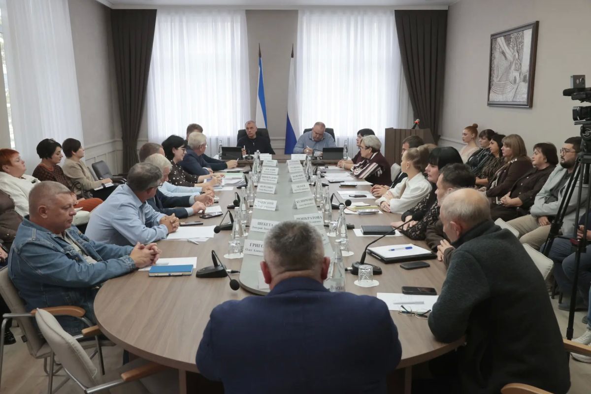 Глава крымского парламента Владимир Константинов в рамках рабочей поездки в г. Бахчисарай посетил Музей истории и культуры крымских татар «Ханский дворец», на территории которого продолжаются реставрационные работы Глава крымского парламента Владимир Константинов в рамках рабочей поездки в г. Бахчисарай посетил Музей истории и культуры крымских татар «Ханский дворец», на территории которого продолжаются реставрационные работы
