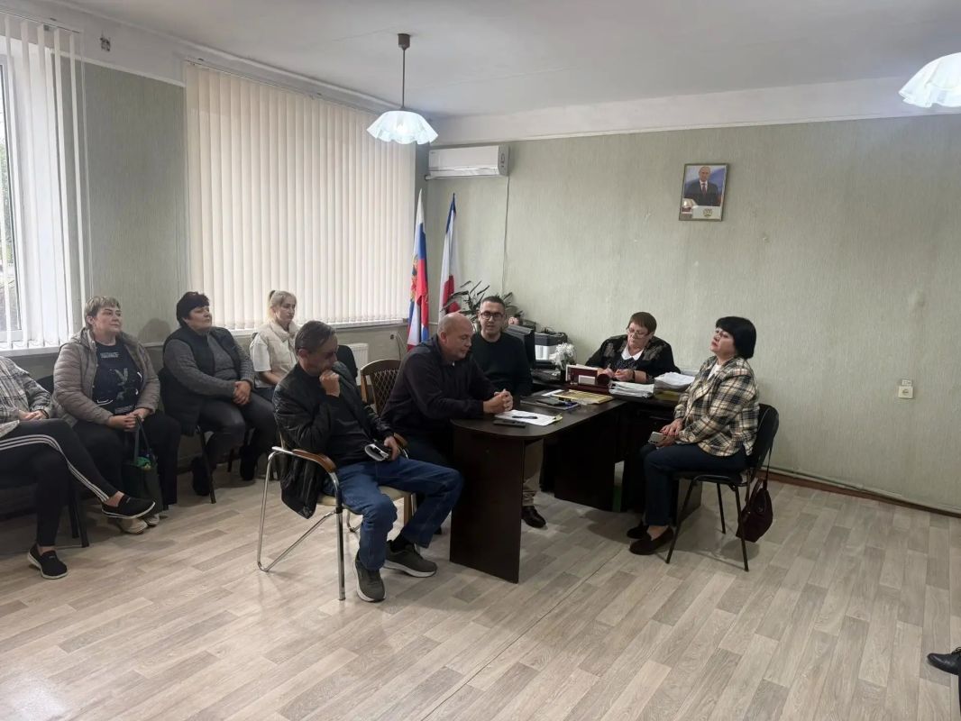 В населённых пунктах Пруды, Красногвардейское и Чапаевка состоялись встречи руководства Советского района с жителями многоквартирных домов В населённых пунктах Пруды, Красногвардейское и Чапаевка состоялись встречи руководства Советского района с жителями многоквартирных домов