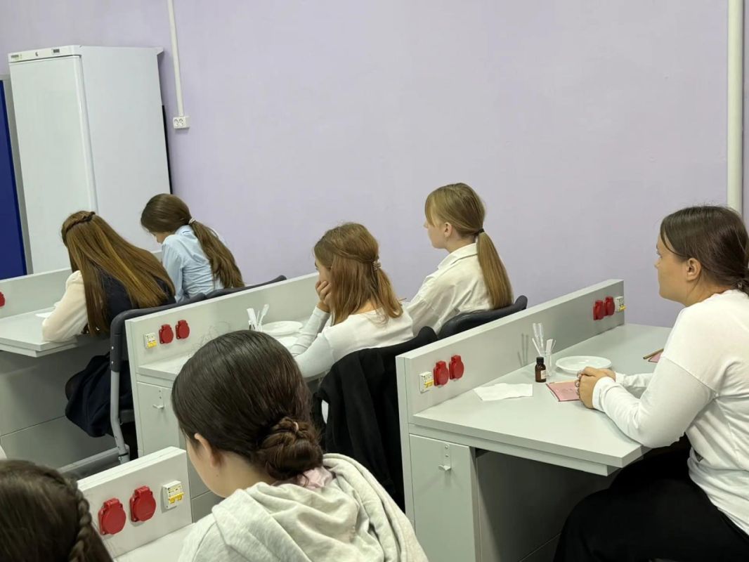 В Крыму завершается оснащение первых агротехнологических классов В Крыму завершается оснащение первых агротехнологических классов