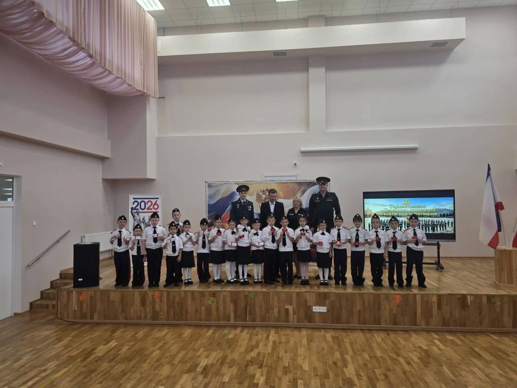 Учащиеся нового подшефного класса Росгвардии произнесли торжественную клятву в Крыму