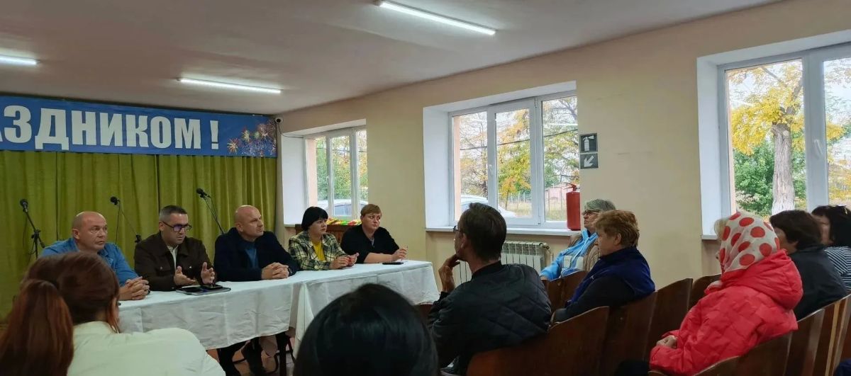 В населённых пунктах Пруды, Красногвардейское и Чапаевка состоялись встречи руководства Советского района с жителями многоквартирных домов