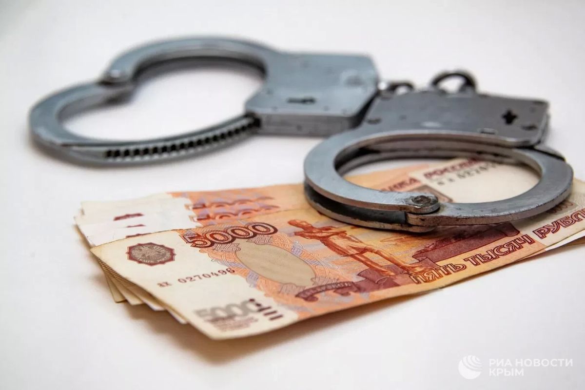 Миллион на фиктивный бизнес: трех крымчан осудят за махинации с соцвыплатами