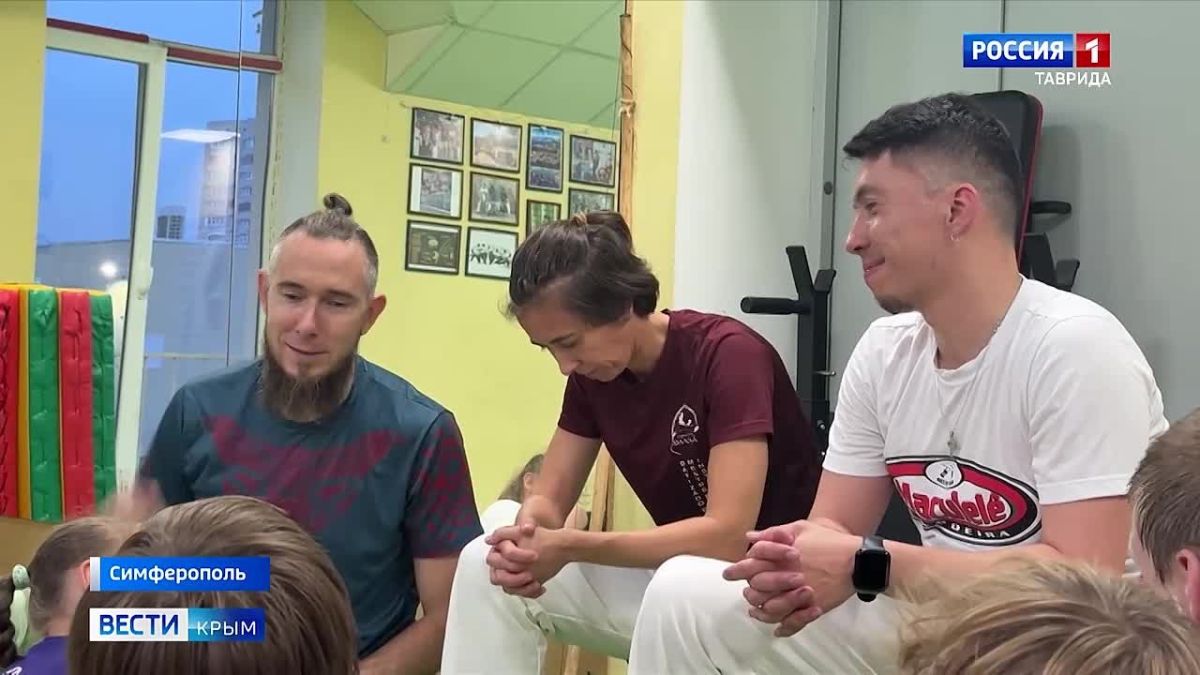 В Симферополе ряд семинаров проводит капоэйрист, чемпион мира Даниэль Брито Энчизо