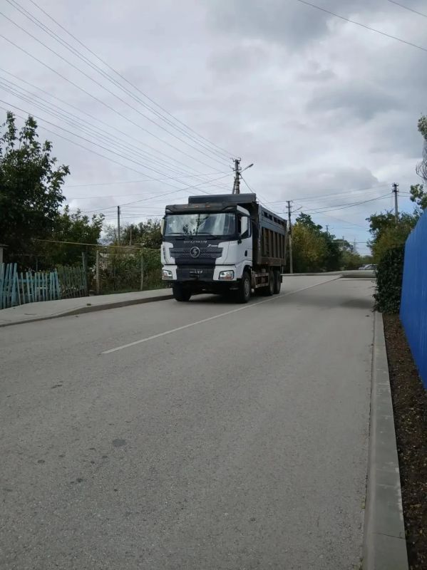 Жители ул. 1 Мая страдают от потока большегрузов Жители ул. 1 Мая страдают от потока большегрузов