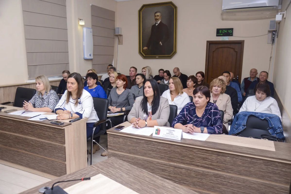 Виталий Оганесян: Рабочую неделю начали с аппаратного совещания