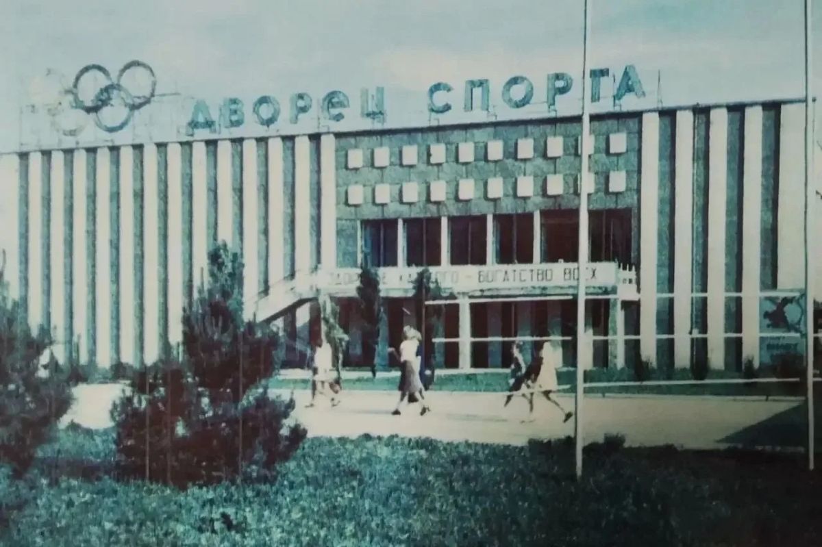 Владимир Константинов: #ПутевыеЗаметки. От просьбы к Гагарину — к всероссийскому признанию: Евпаторийский Дворец спорта как символ больших побед Евпаторийский Дворец спорта имени Ю. А. Гагарина — это живая летопись побед... Владимир Константинов: #ПутевыеЗаметки. От просьбы к Гагарину — к всероссийскому признанию: Евпаторийский Дворец спорта как символ больших побед Евпаторийский Дворец спорта имени Ю. А. Гагарина — это живая летопись побед...