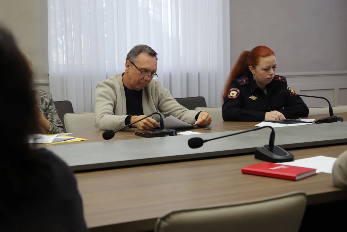 Состоялось очередное заседание Комиссии по делам несовершеннолетних и защите их прав Состоялось очередное заседание Комиссии по делам несовершеннолетних и защите их прав