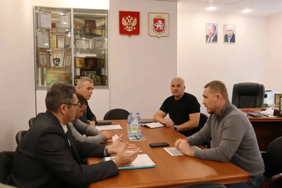В последнее время в мой адрес стали поступать обращения жителей по вопросам несвоевременного вывоза мусора и содержания контейнерных площадок в населённых пунктах Белогорского района