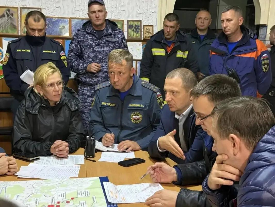 Альберт Куршутов: Сегодня выехал в Ялту, где с начала действия штормового предупреждения выпало 509 мм осадков — это исторический максимум Альберт Куршутов: Сегодня выехал в Ялту, где с начала действия штормового предупреждения выпало 509 мм осадков — это исторический максимум