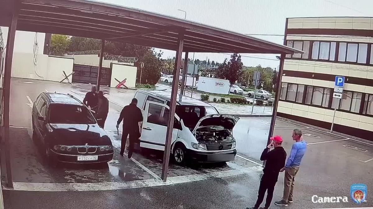 В Севастополе житель Крыма попытался дать взятку автоинспектору