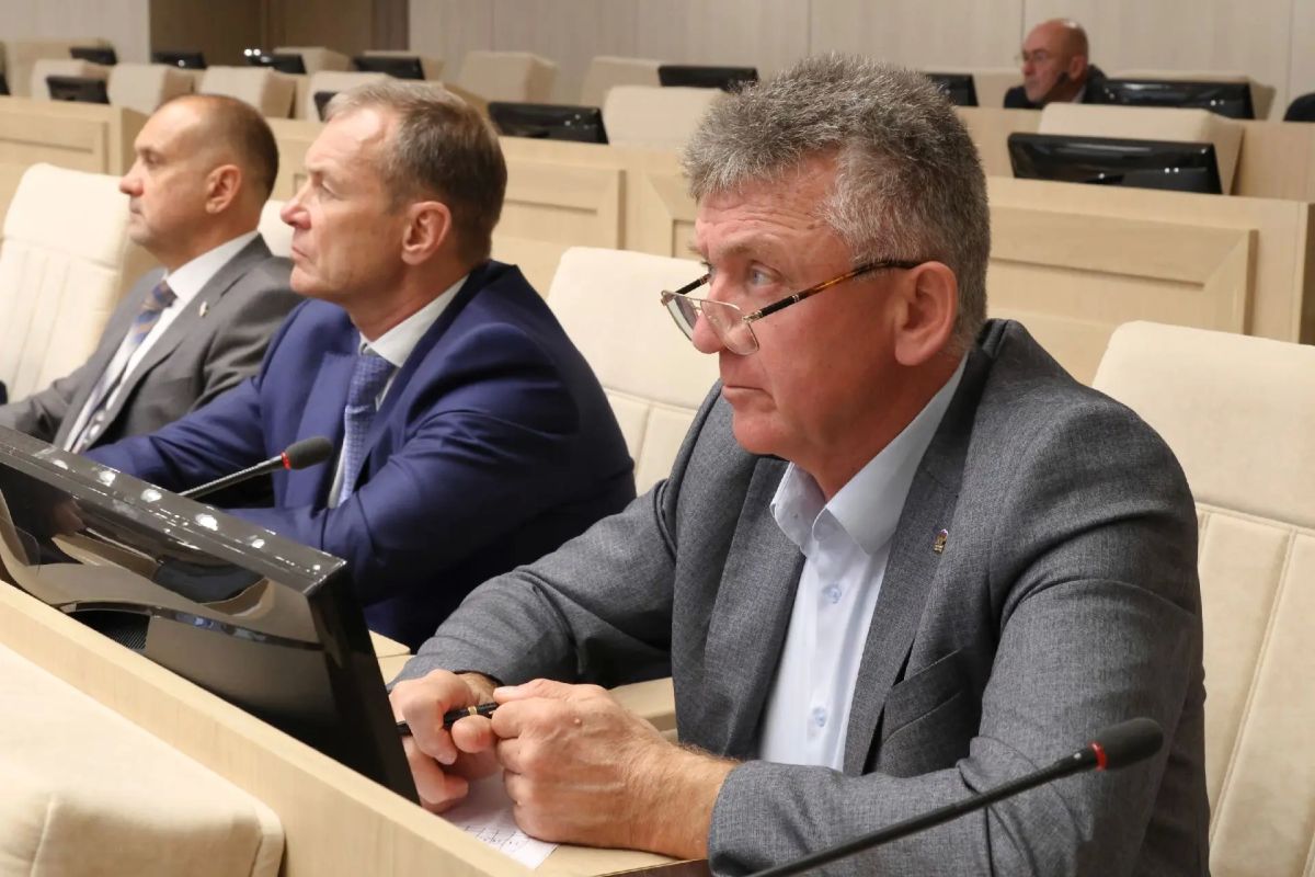 Владимир Константинов: На заседании Государственного Совета РК в первом чтении поддержали проект закона, которым планируется установить ограничения на розничную продажу табачной и никотинсодержащей продукции, а также запрет... Владимир Константинов: На заседании Государственного Совета РК в первом чтении поддержали проект закона, которым планируется установить ограничения на розничную продажу табачной и никотинсодержащей продукции, а также запрет...