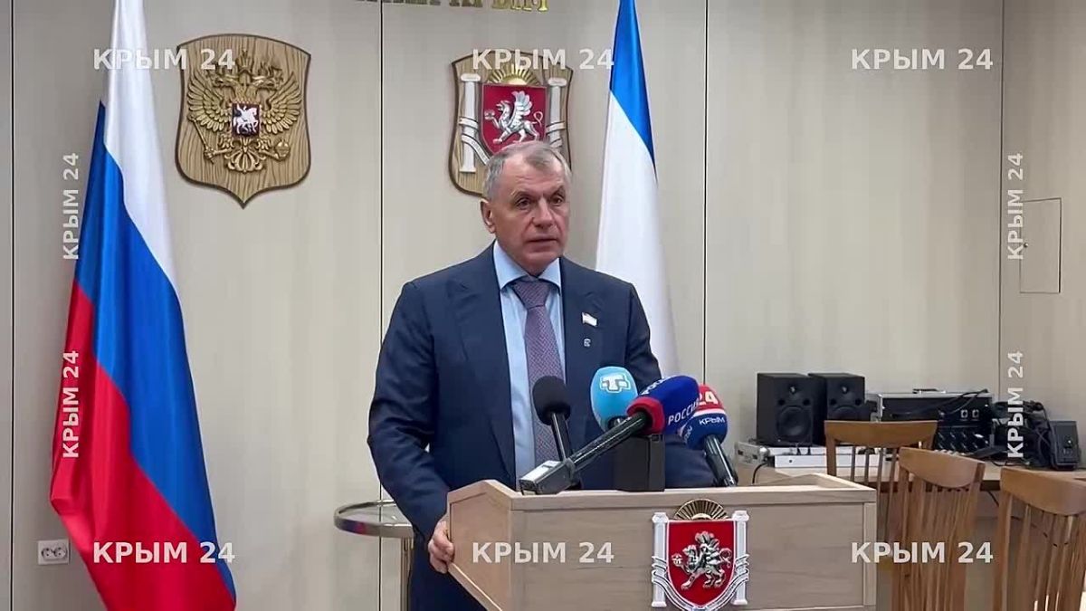 Константинов объяснил, почему в Крыму хотят запретить продажу вейпов