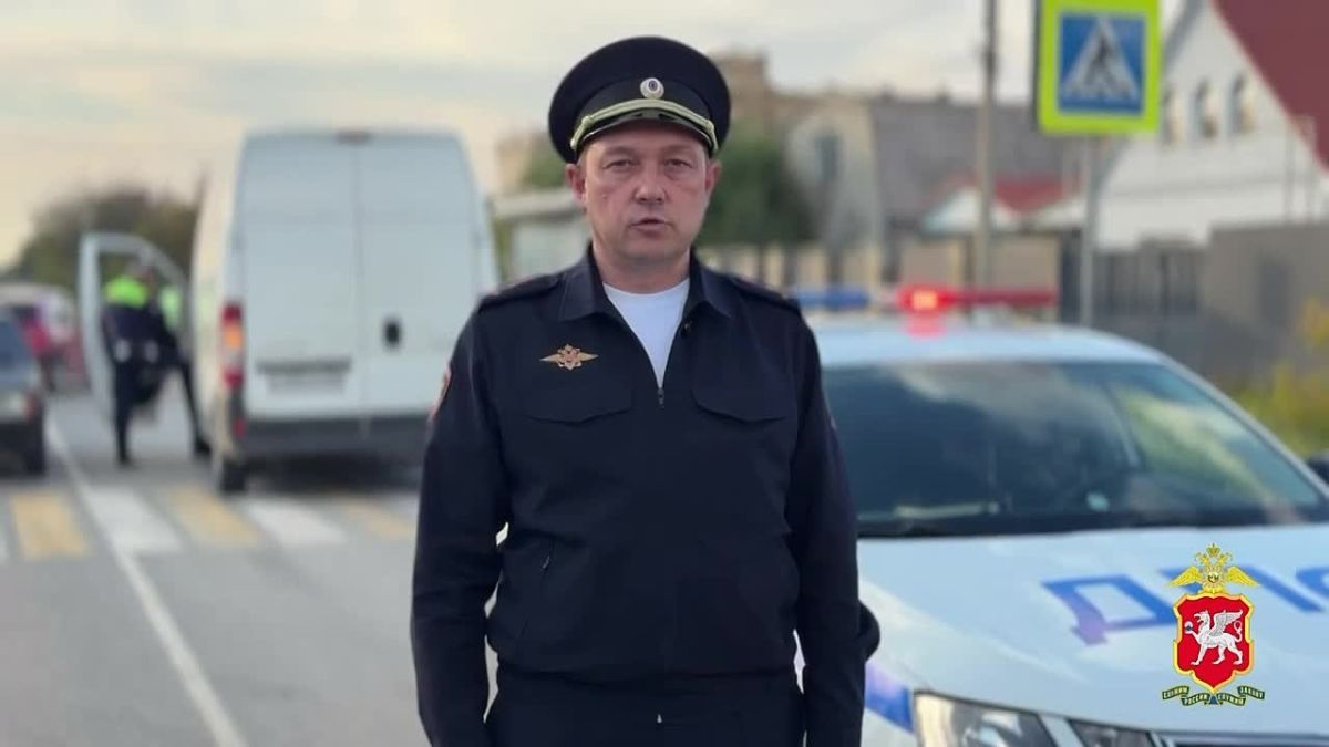 Сотрудники госавтоинспекции Сакского района устанавливают обстоятельства дорожно-транспортного происшествия с участием несовершеннолетнего пешехода