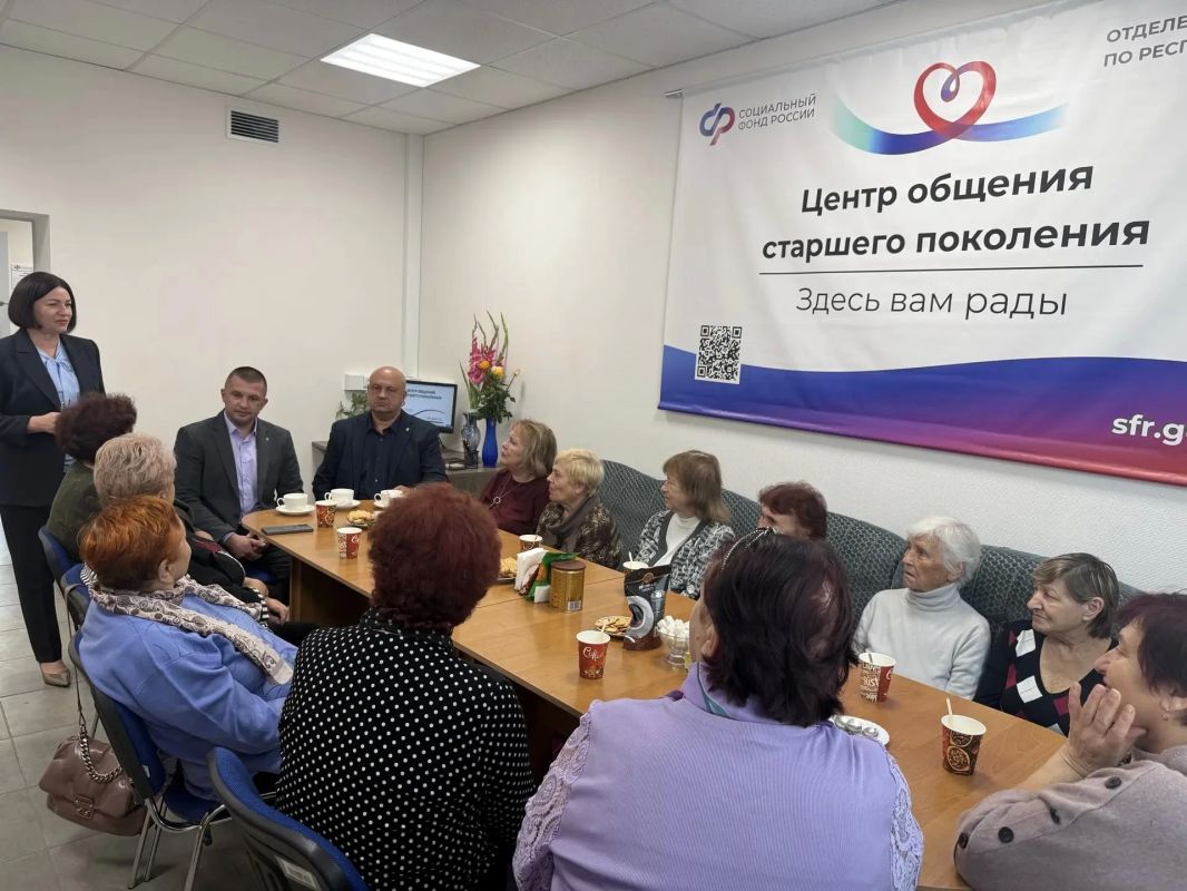 Дмитрий Мильгевский: Провёл встречу в "Центре общения старшего поколения" Дмитрий Мильгевский: Провёл встречу в "Центре общения старшего поколения"